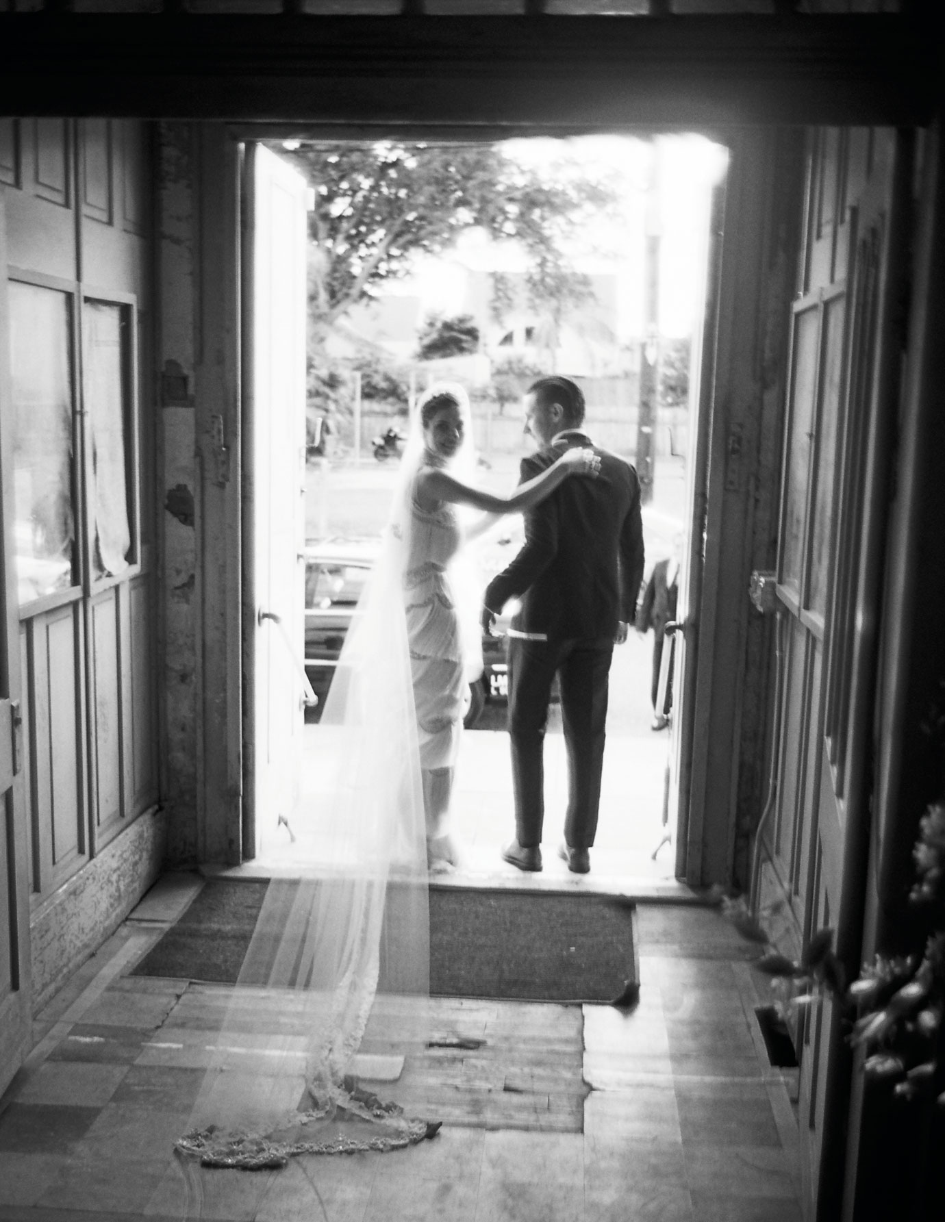 Lake Bell Wedding - Lake Bell Teams Up With Marchesa Designer Georgina